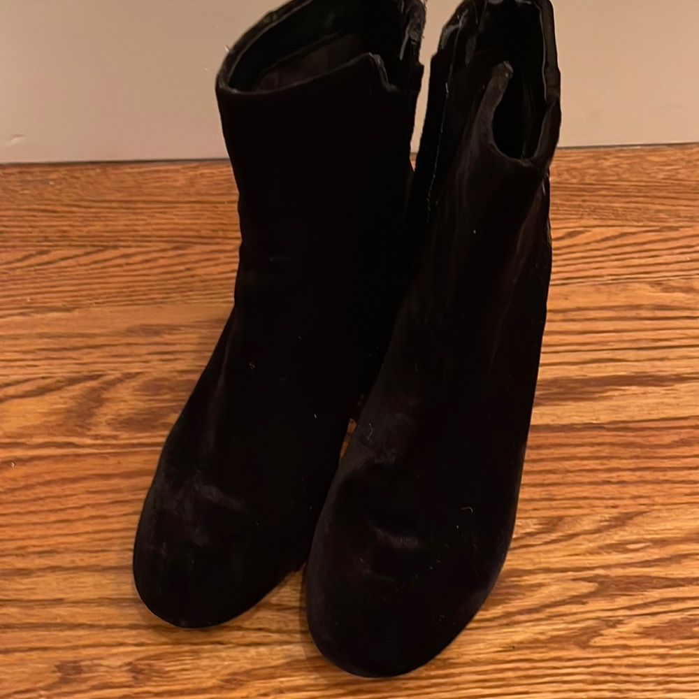 WOMENS KENNETH  COLE BOOTS SIZE 8.5 M